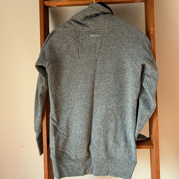 Calvin Klein Mock neck sweatshirt - Picture 2 of 2